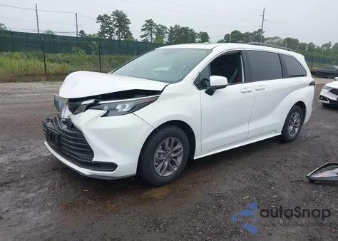 2025 Toyota Sienna Le из США, поврежденный, VIN 5TDBRKEC0SS232921